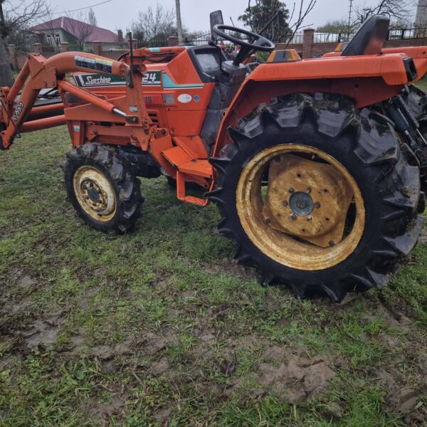 იყიდება იაპონური ტრაქტორი KUBOTA Sunshine L24